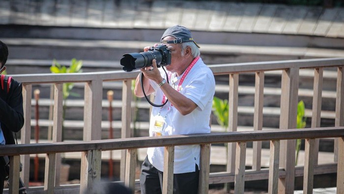 Ketika Menteri PUPR Jadi Fotografer KTT G20: Bertopi Sambil Tenteng Kamera