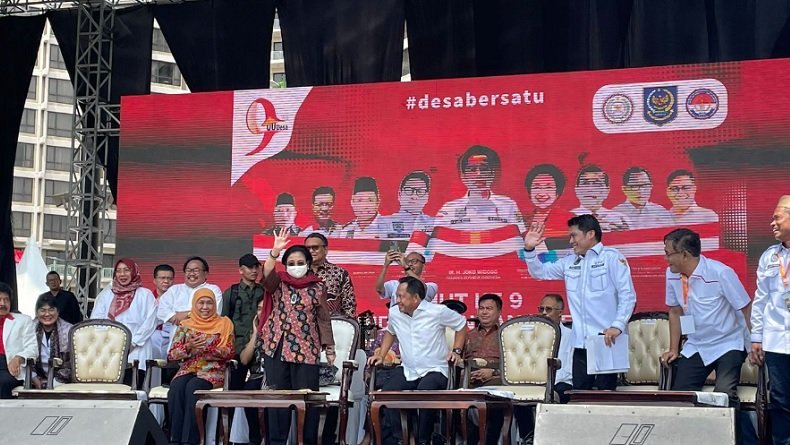 Momen Megawati Sindir Kepala Desa: ‘Ngapain Hari Gini Masih Dema Demo Sih’?