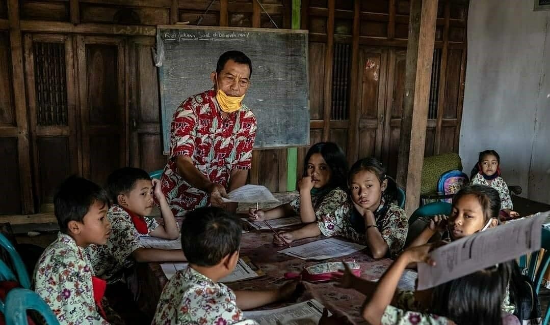 Malaikat Tak Bersayap! Guru SD Di Boyolali Rela Datangi Siswa Di 7 ...