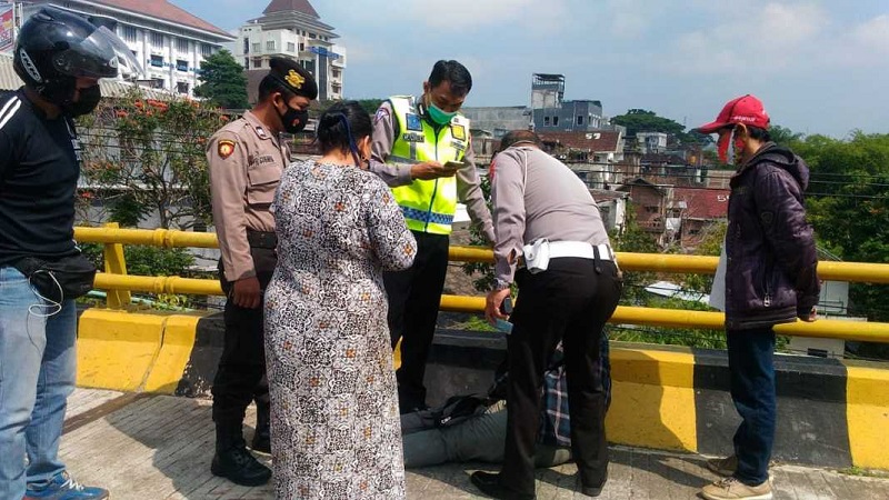 Viral! Mahasiswa Nekat Mau Bunuh Diri di Jembatan Soe-Hat Malang Akibat Skripsian